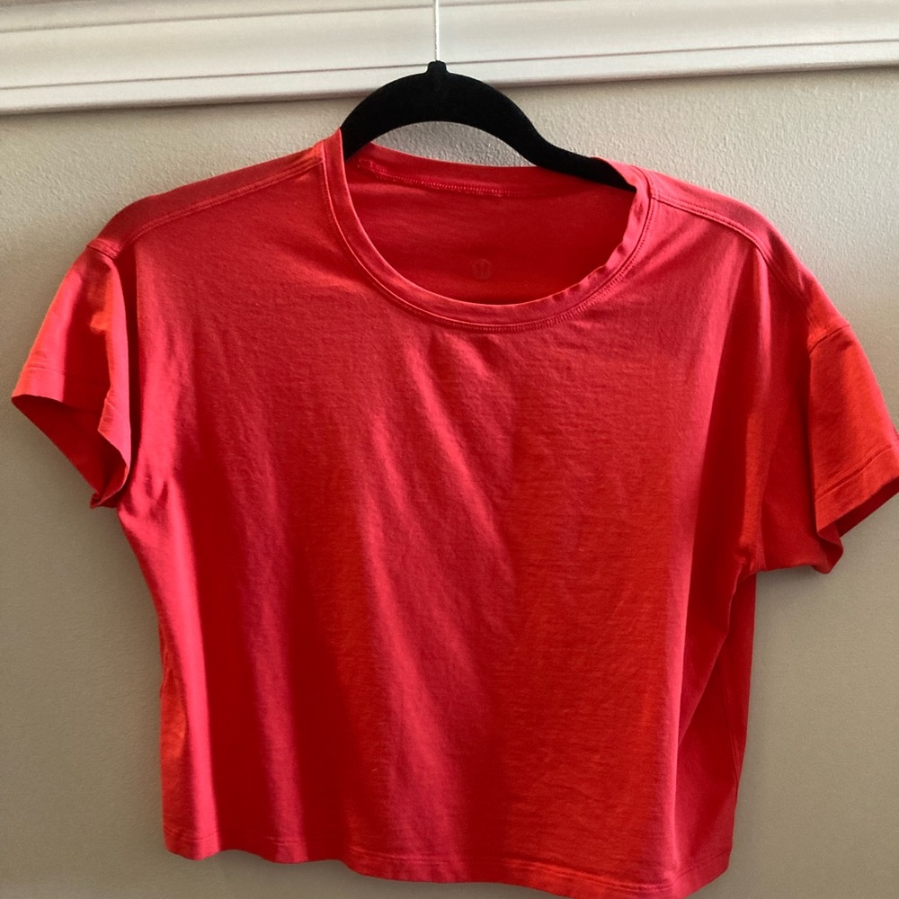 Lulu lemon Cates t-shirt